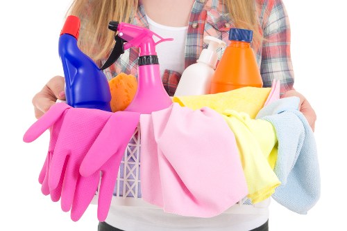 Kitchen and bathroom end of tenancy cleaning in Waterloo
